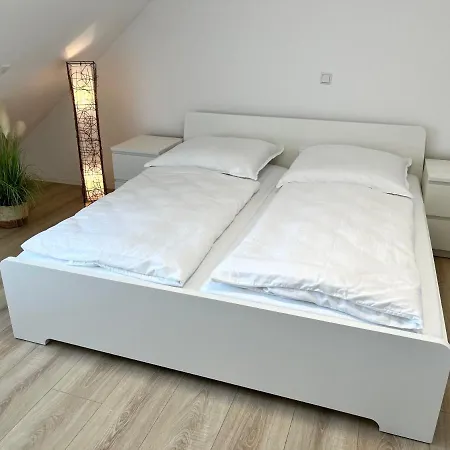 Premium Apartment 75Qm 3 Zimmer Kueche, Balkon, Smart Tv, Wifi Aalen Exterior photo
